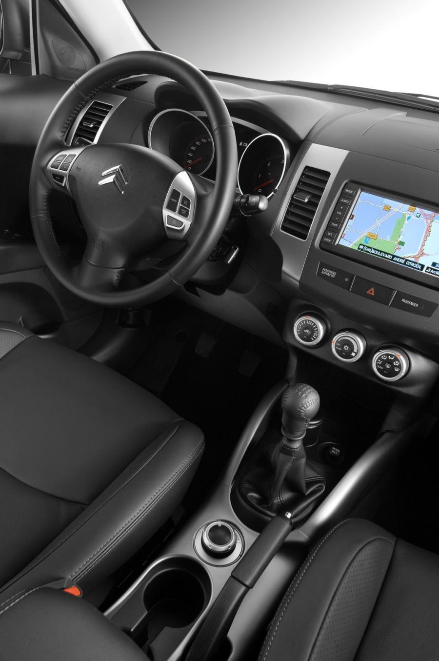  Citroen C-Crosser 2008 года  (фото 134 из 144)